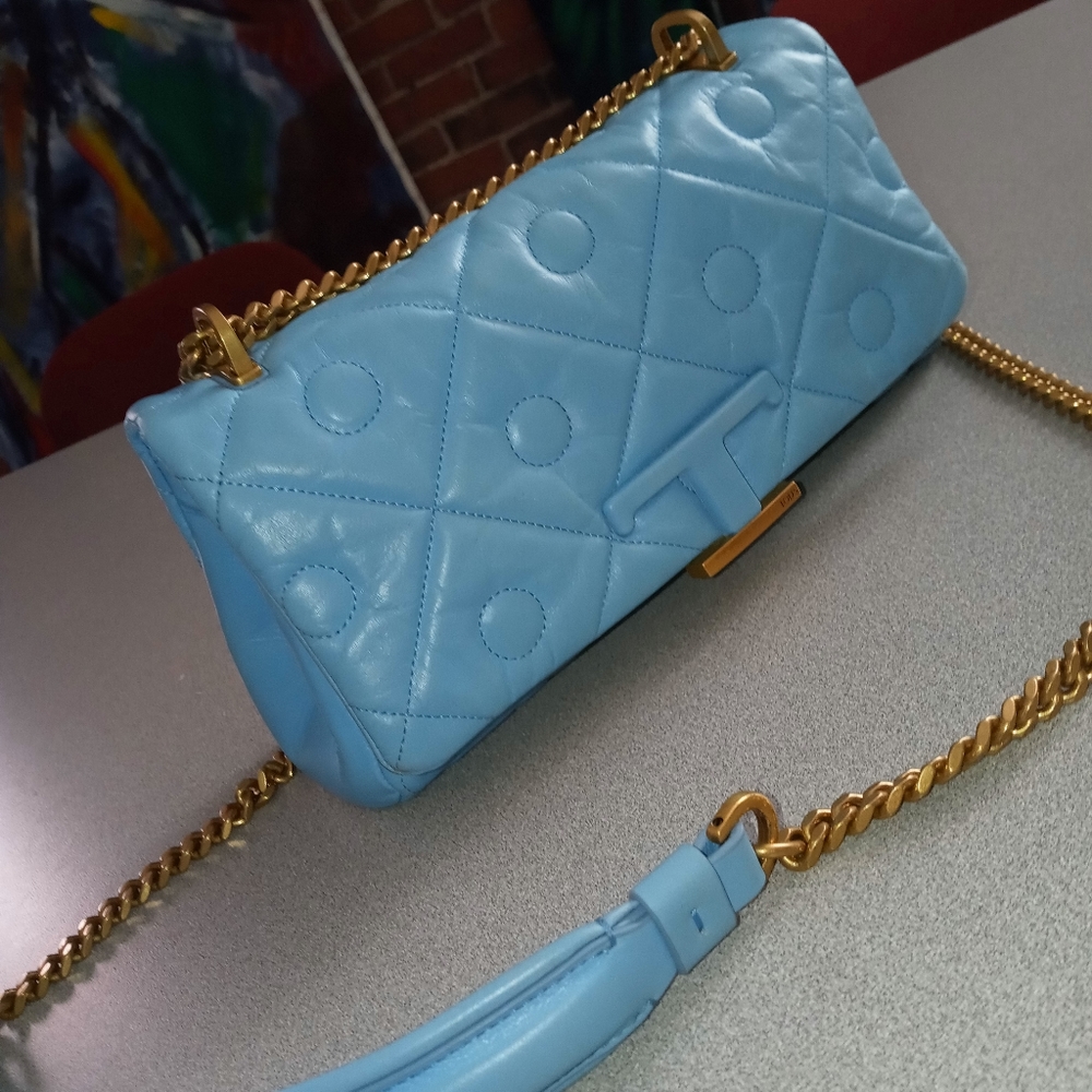 Tod's Signature mini Crossbody 💙